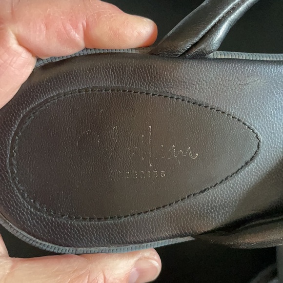Black leather Cole Haan flip flops size 10 - Picture 3 of 3